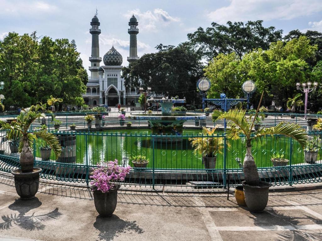 Regent'S Park Hotel Malang Eksteriør billede