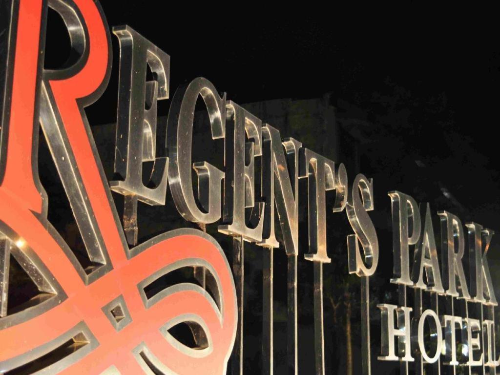 Regent'S Park Hotel Malang Eksteriør billede
