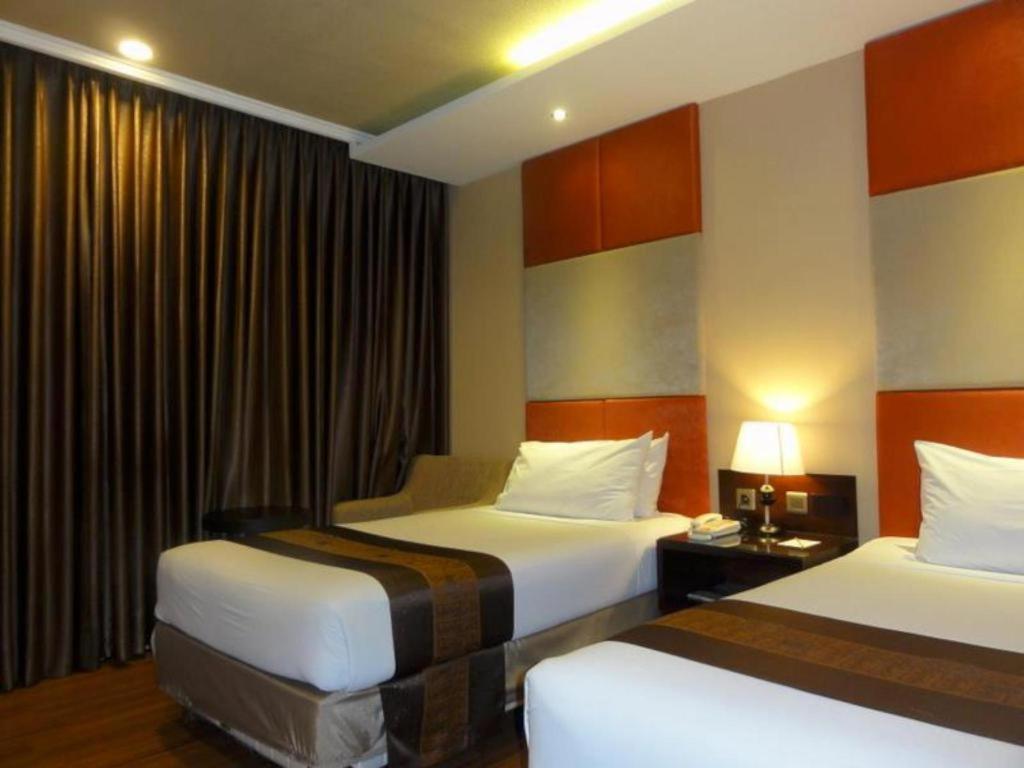 Regent'S Park Hotel Malang Eksteriør billede
