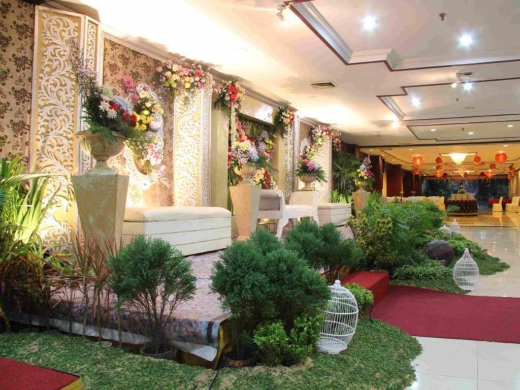 Regent'S Park Hotel Malang Eksteriør billede