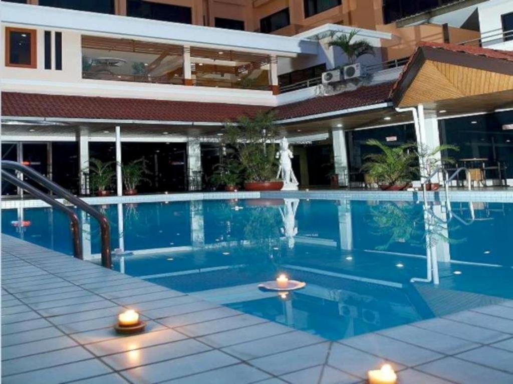 Regent'S Park Hotel Malang Eksteriør billede