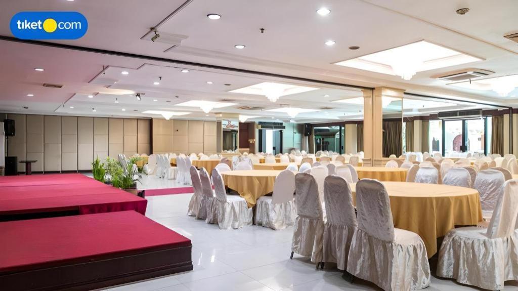 Regent'S Park Hotel Malang Eksteriør billede