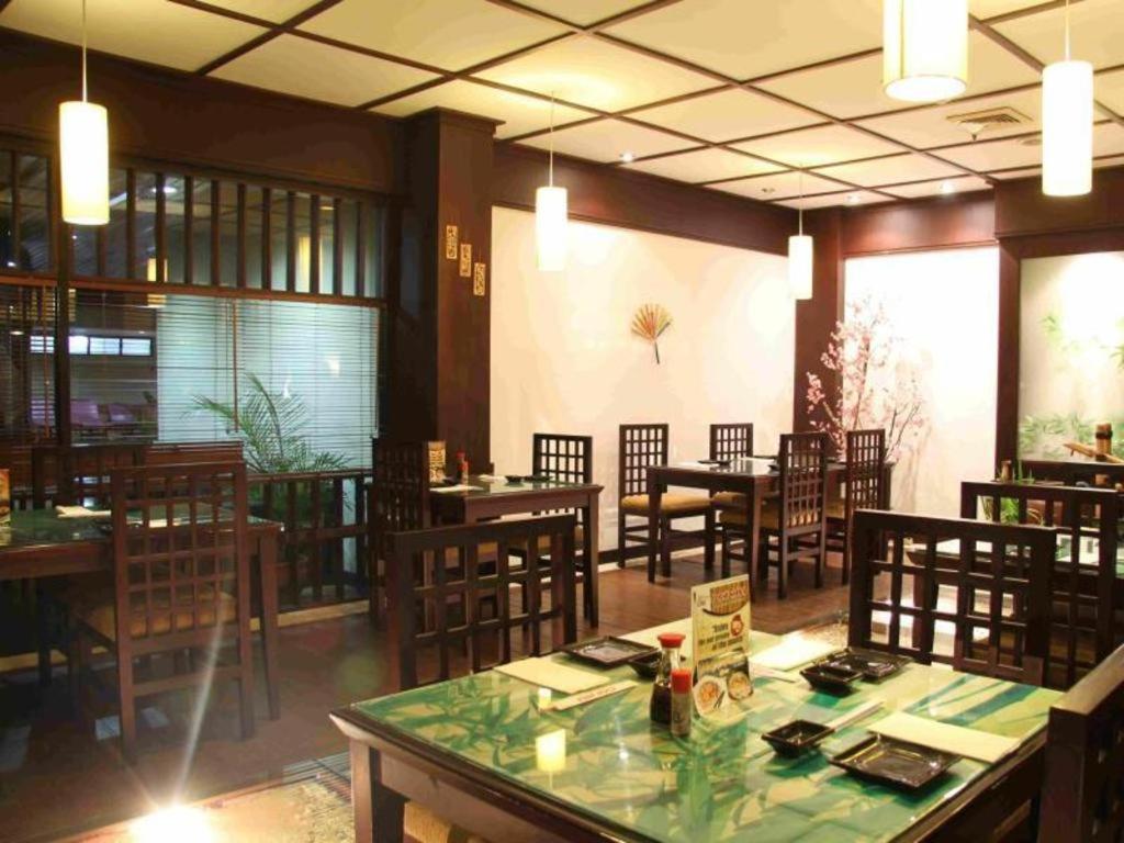 Regent'S Park Hotel Malang Eksteriør billede