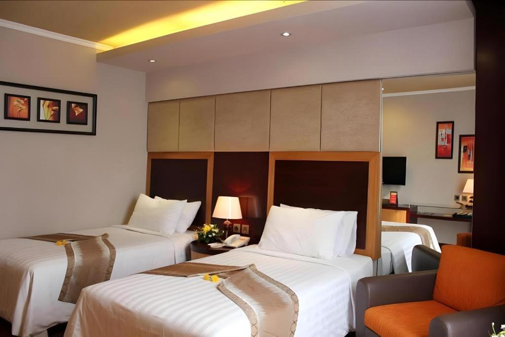 Regent'S Park Hotel Malang Eksteriør billede