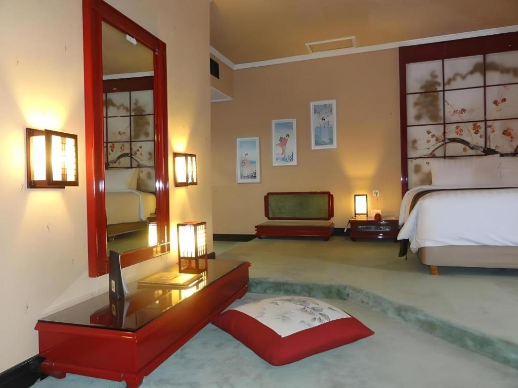 Regent'S Park Hotel Malang Eksteriør billede