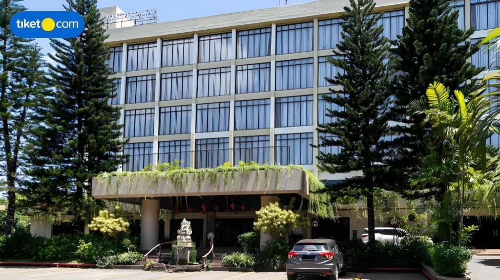 Regent'S Park Hotel Malang Eksteriør billede