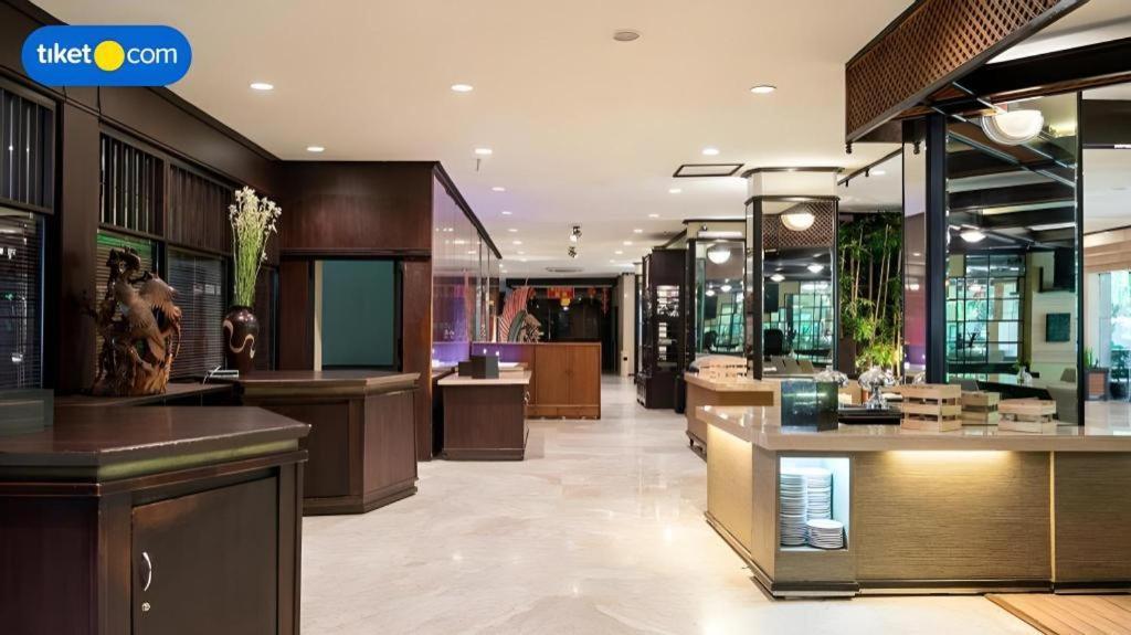Regent'S Park Hotel Malang Eksteriør billede
