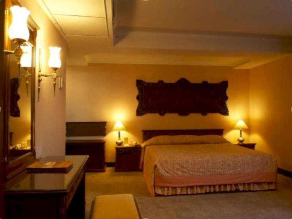 Regent'S Park Hotel Malang Eksteriør billede