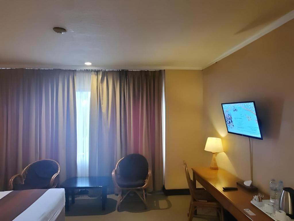 Regent'S Park Hotel Malang Eksteriør billede