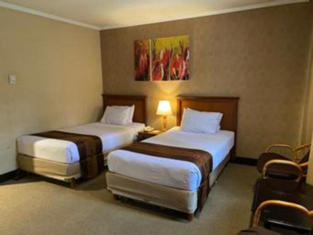 Regent'S Park Hotel Malang Eksteriør billede