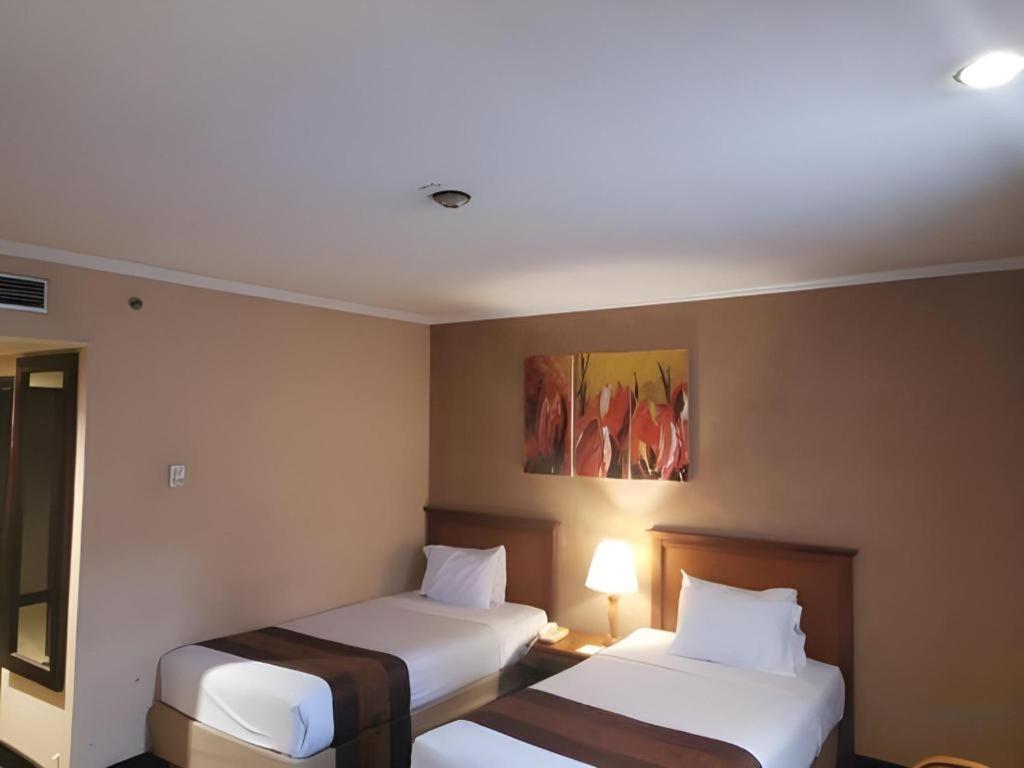 Regent'S Park Hotel Malang Eksteriør billede