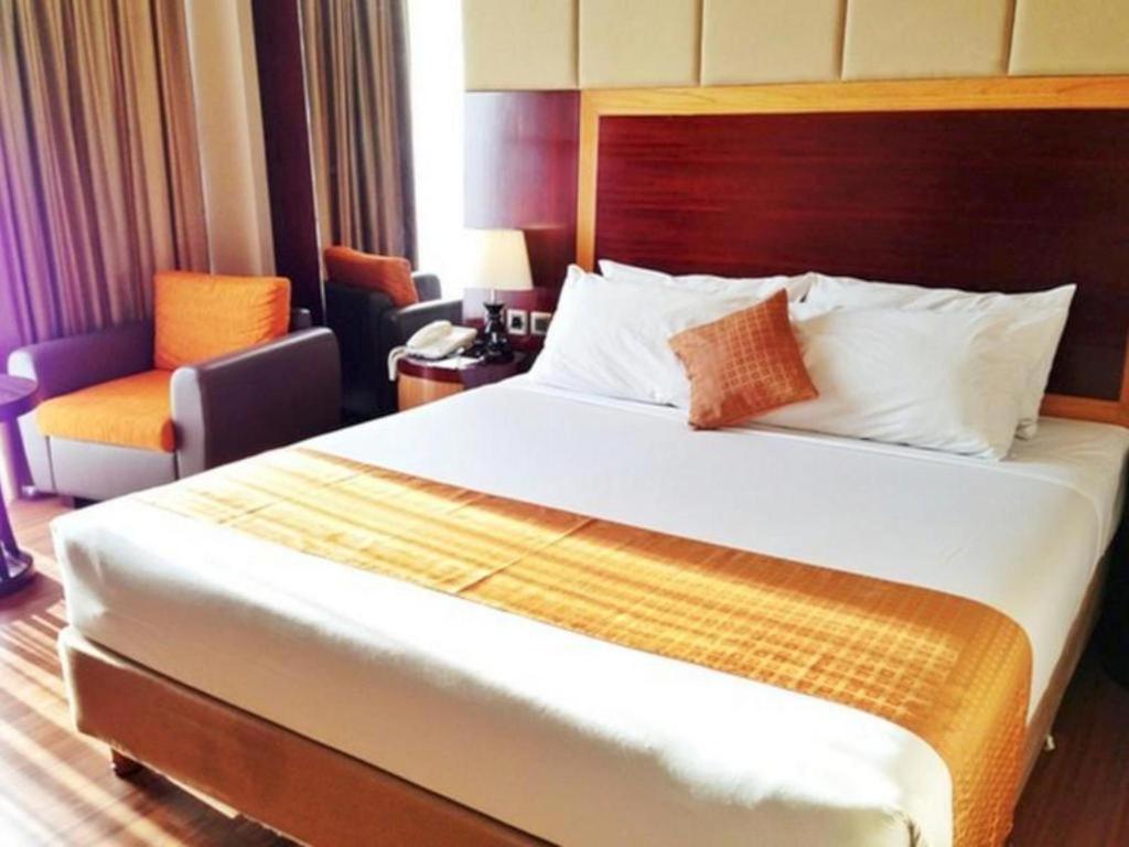 Regent'S Park Hotel Malang Eksteriør billede