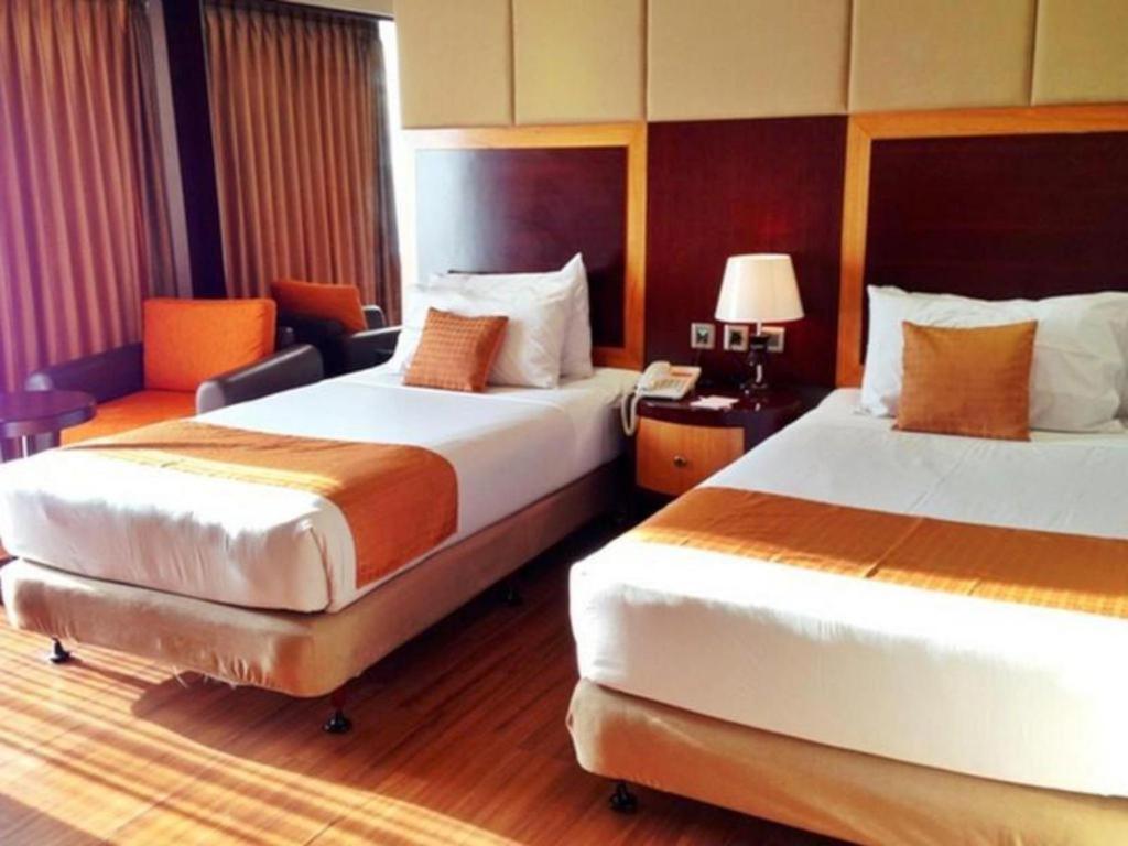 Regent'S Park Hotel Malang Eksteriør billede